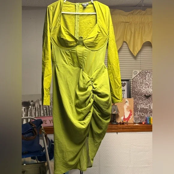 PrettyLittleThing Chartreuse Jumpsuit - Picture 1 of 6